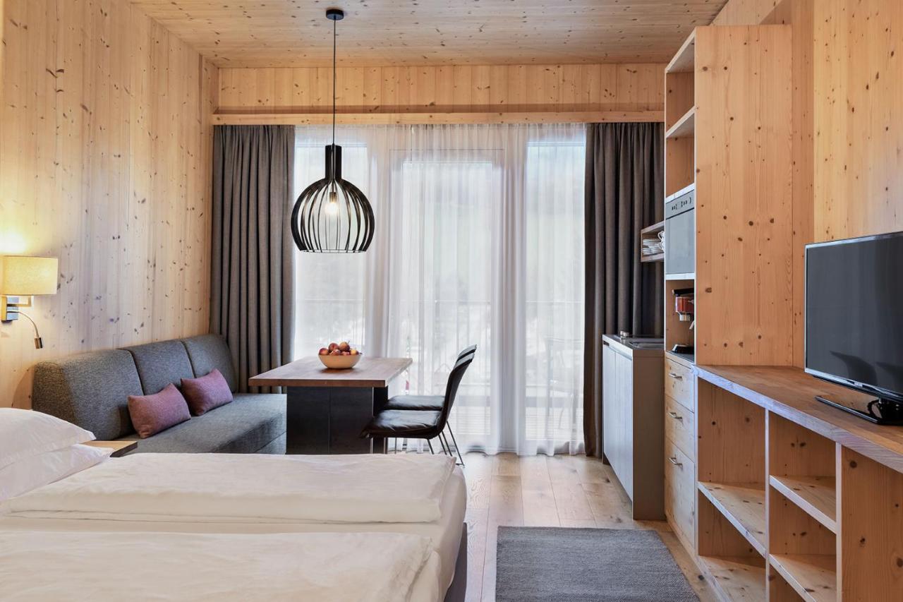 Natuerlich Hell. Aparthotel & Camping Fuegen Exterior photo