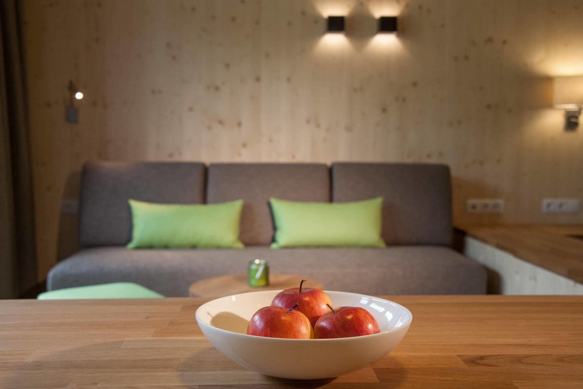 Natuerlich Hell. Aparthotel & Camping Fuegen Exterior photo
