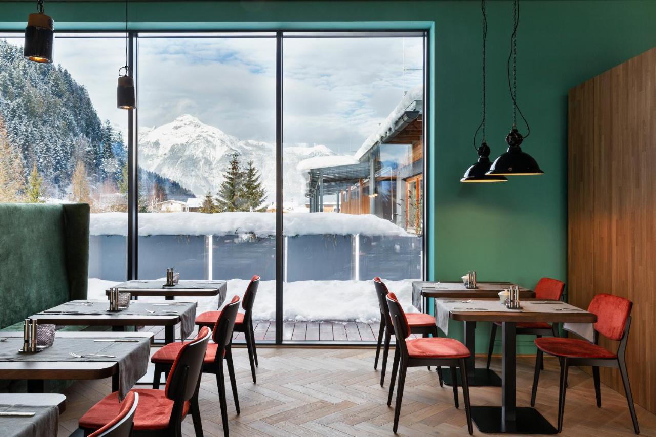 Natuerlich Hell. Aparthotel & Camping Fuegen Exterior photo